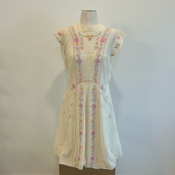Free People Dresses & Skirts - Free People Embroidered Dress